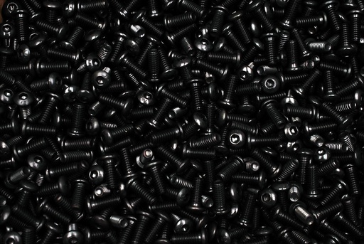 [UPLFM-0580] Black Screws